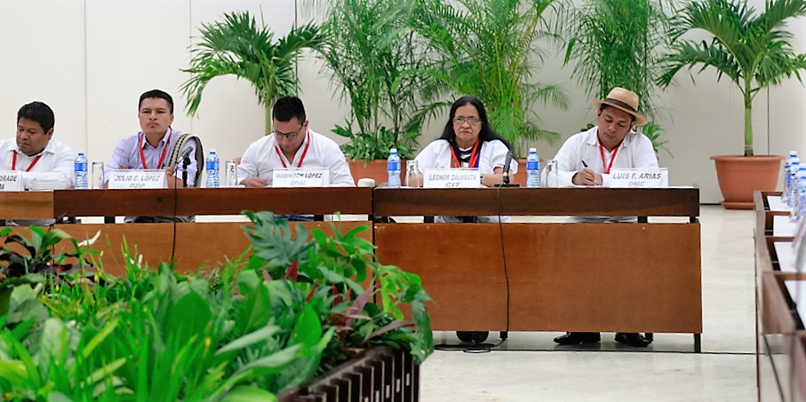 Delegados indígenas a la Mesa de Dialogo entre FARC EP y Gobierno de Colombia